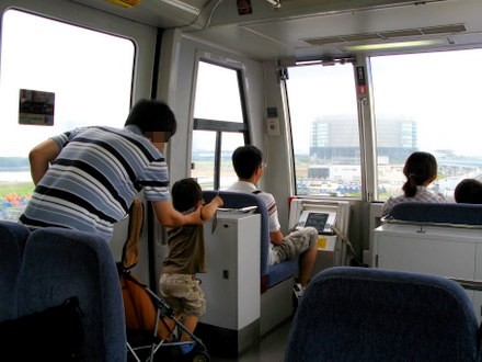 ゆりかもめの先頭車両