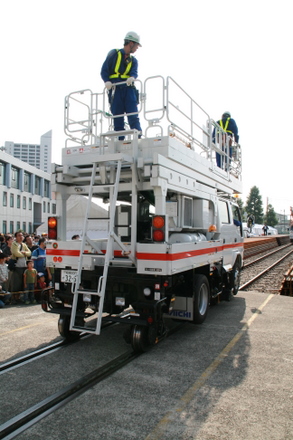 工事用車両