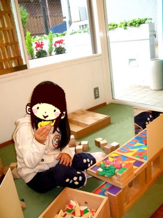 童具館店内
