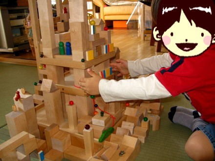 レオ　積木遊び１