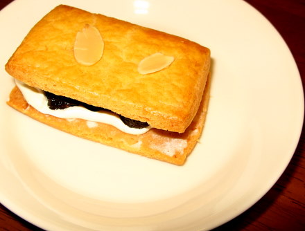 レーズンサンド　クッキー