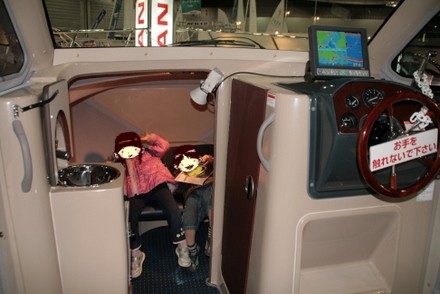 ボート内