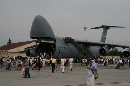 お口を開けている戦闘機