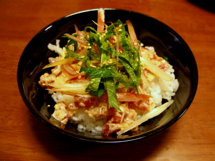 アジアなまぐろのタルタル丼