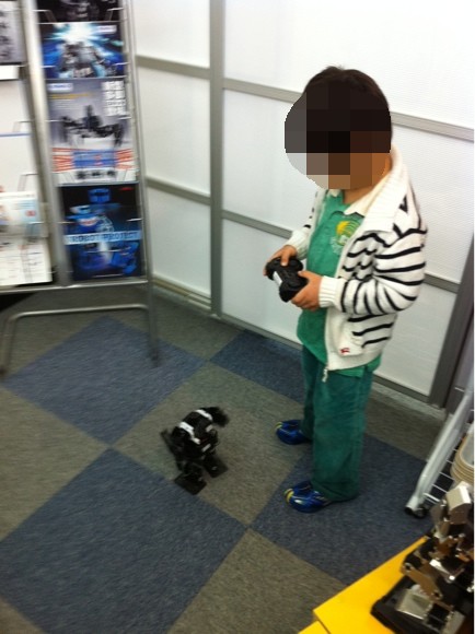 ロボットとレオ